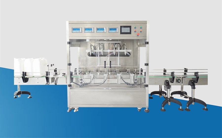 熱烈歡迎！全自動稱重式食用油灌裝機(jī)蒞臨指導(dǎo)工作