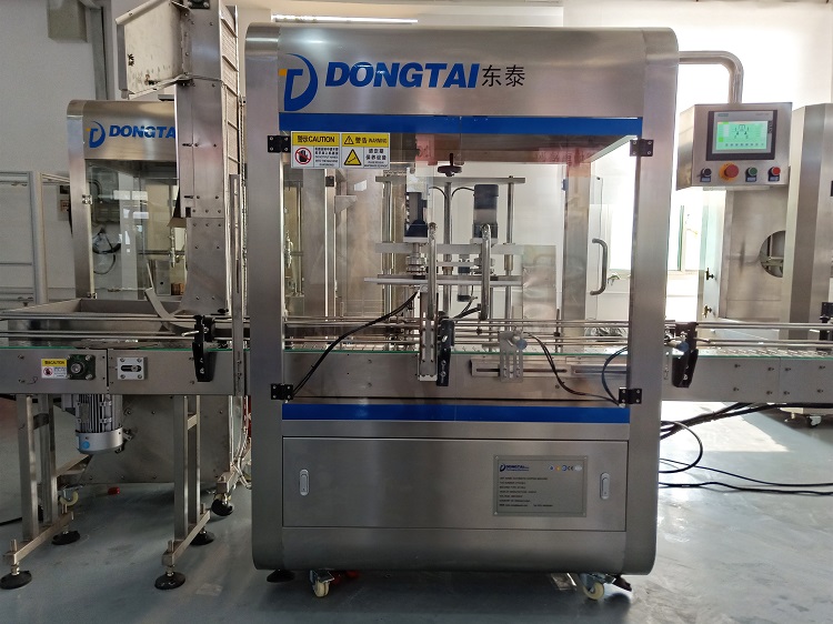 一瞬間，東泰全自動食用油灌裝機(jī)給你一百萬個可能